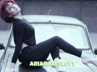 ArianaLesleyy