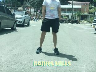 Daniel_Mills