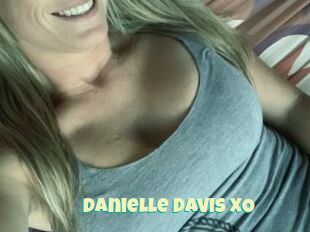 Danielle_Davis_XO