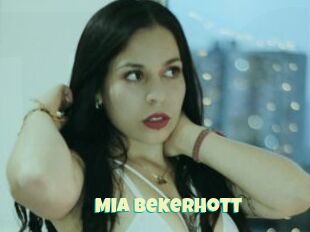 Mia_Bekerhott