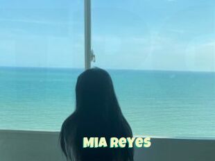 Mia_Reyes