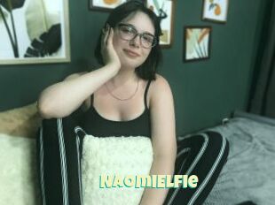 NaomiElfie