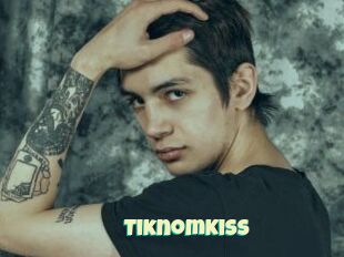 TiknomKiss