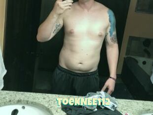 ToeKNEE112